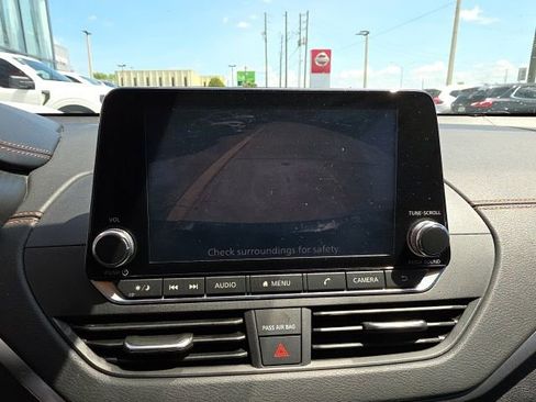 Used 2022 Nissan Altima 2.5 SR w/ Midnight Edition Package FWD image 19