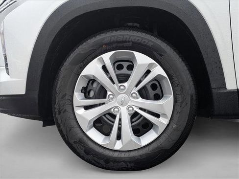 New 2026 Chevrolet Trax LS w/ Driver Confidence Package image 18