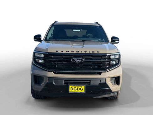 New 2026 Ford Expedition Platinum image 8