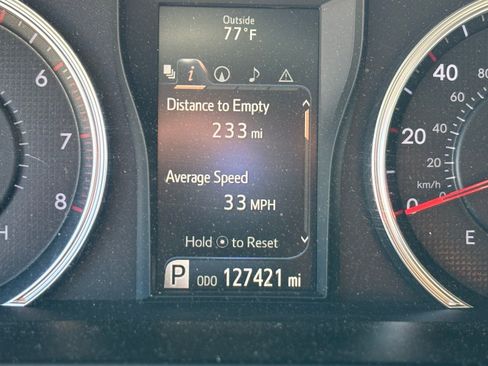 Used 2017 Toyota Camry SE w/ Moonroof Package image 7