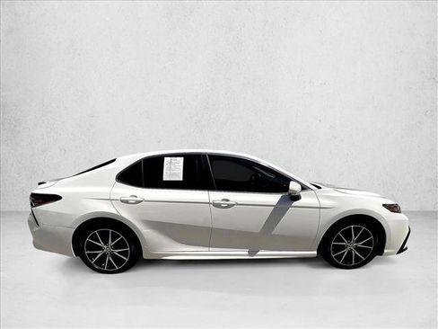 Used 2023 Toyota Camry SE w/ Convenience Package FWD image 5