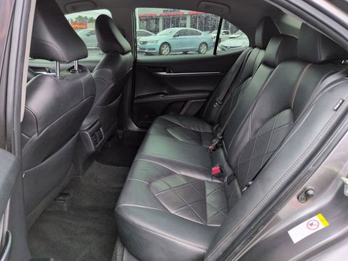 Used 2019 Toyota Camry XLE FWD image 25