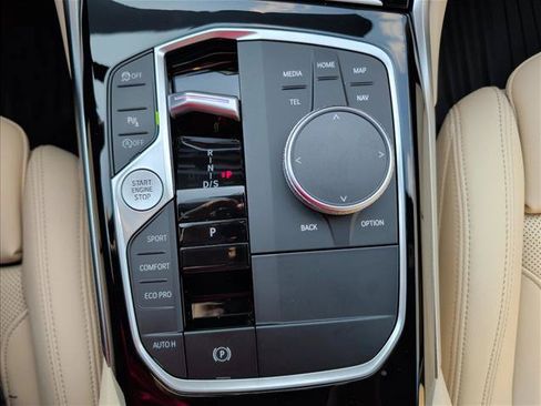 Used 2024 BMW 330i Sedan w/ Premium Package RWD image 19