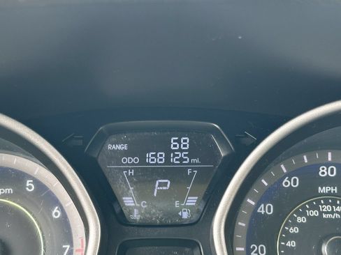 Used 2013 Hyundai Elantra GLS w/ Preferred Pkg FWD image 22