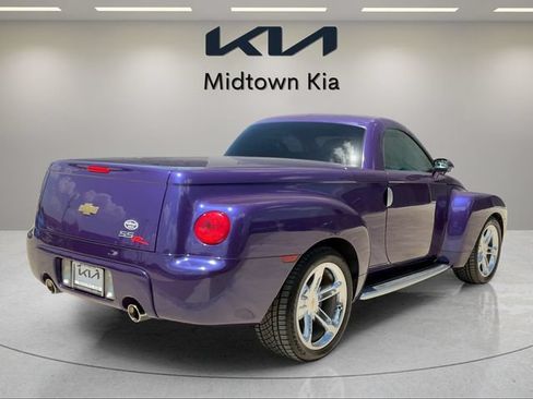Used 2004 Chevrolet SSR w/ Preferred Equipment Group RWD image 3
