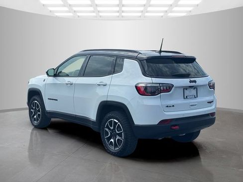 Certified 2025 Jeep Compass Trailhawk AWD/4WD image 5