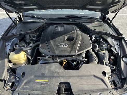 Used 2018 INFINITI Q50 Luxe w/ Essential Package (2.0T Luxe) image 10