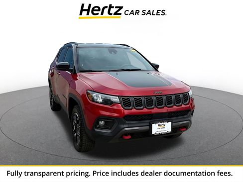Used 2025 Jeep Compass Trailhawk AWD/4WD image 1