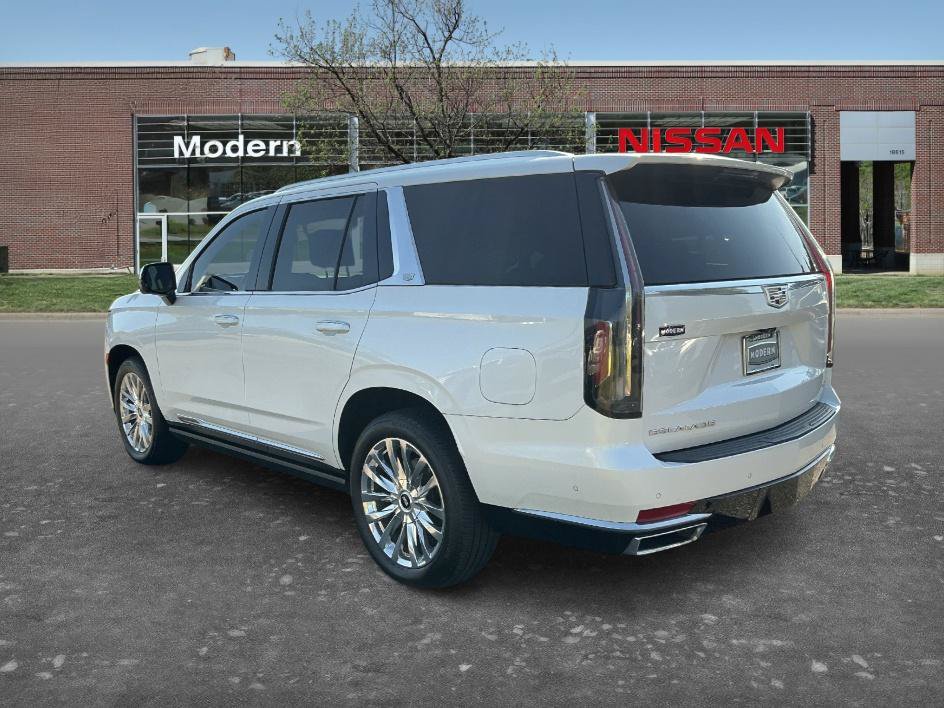 Used 2022 Cadillac Escalade Premium Luxury w/ Performance Package AWD/4WD image 2