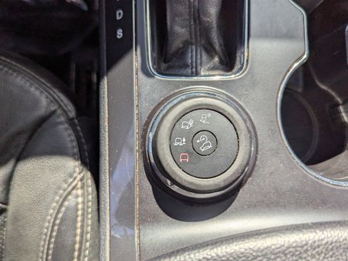 Used 2017 Ford Explorer Limited w/ Class II Trailer Tow Package image 30