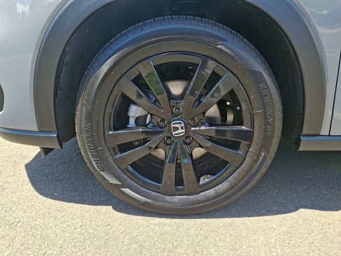 Certified 2026 Honda HR-V Sport image 9
