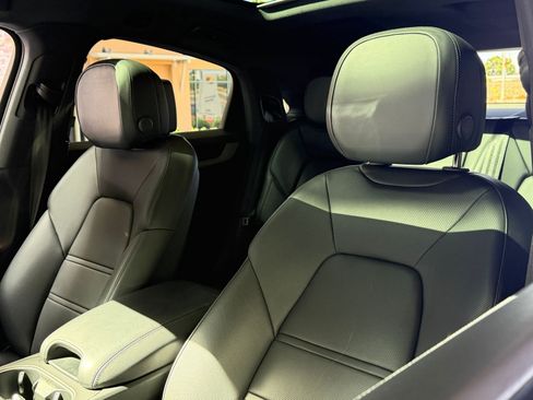 Certified 2025 Porsche Cayenne E-Hybrid Coupe AWD/4WD image 13