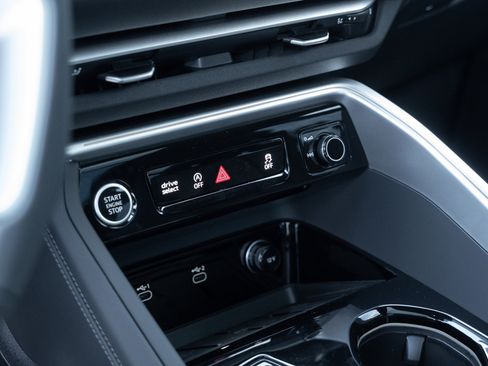 New 2025 Audi Q5 Prestige image 15