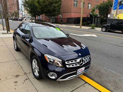 Used 2018 Mercedes-Benz GLA 250 4MATIC image 5