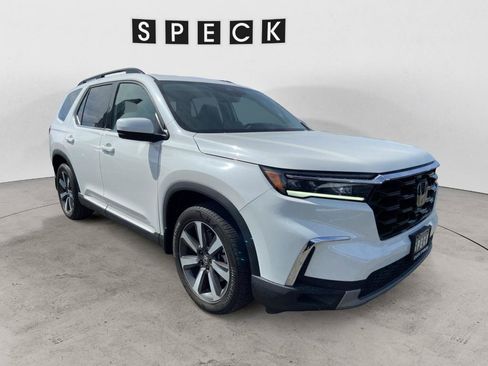 Used 2023 Honda Pilot Touring image 1