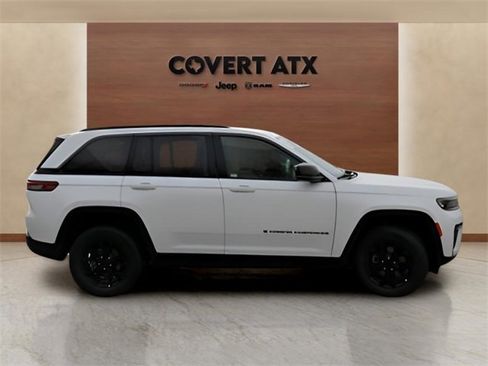 New 2026 Jeep Grand Cherokee Altitude image 6