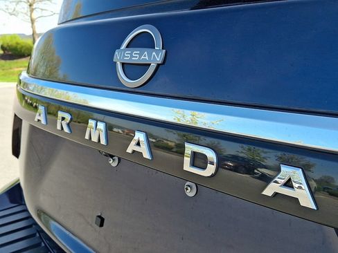 Used 2023 Nissan Armada SL w/ Captain's Chairs Package AWD/4WD image 35