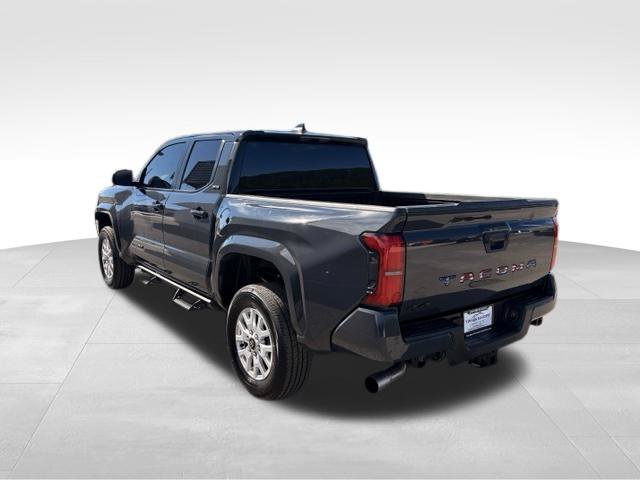 Used 2024 Toyota Tacoma SR5 AWD/4WD image 11