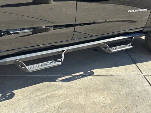 Used 2022 Chevrolet Colorado LT image 25