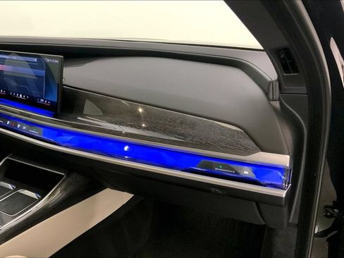 Certified 2023 BMW 760i xDrive w/ Executive Package AWD/4WD image 23