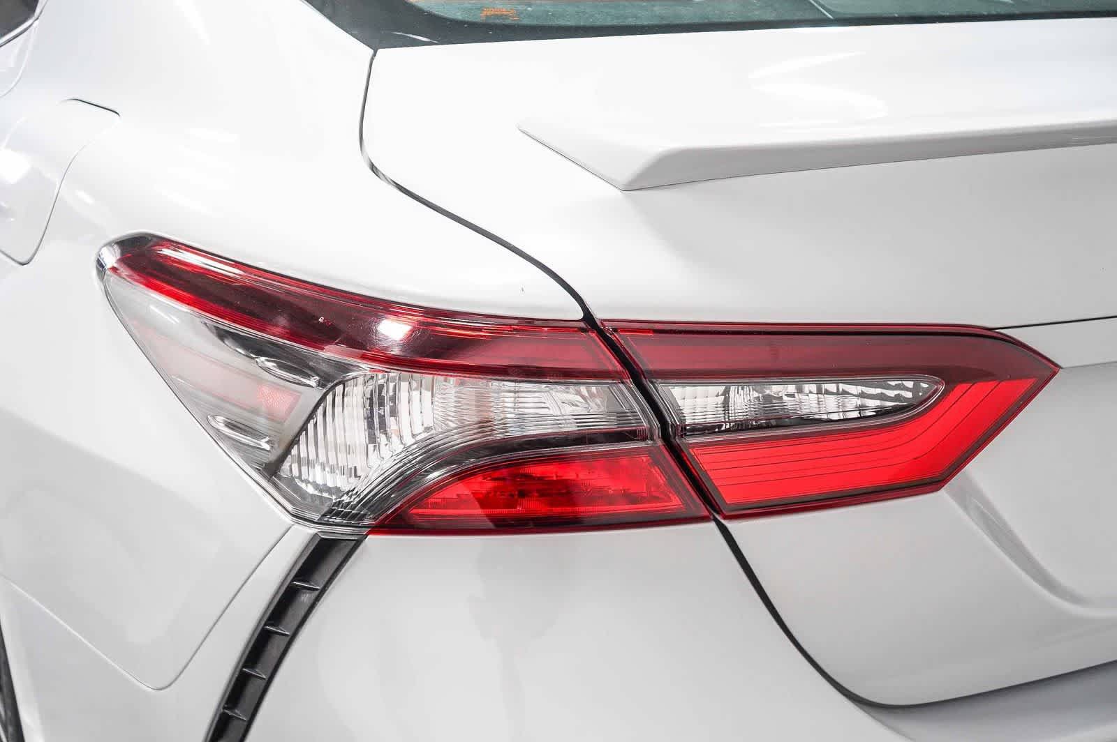 Certified 2022 Toyota Camry SE FWD image 9