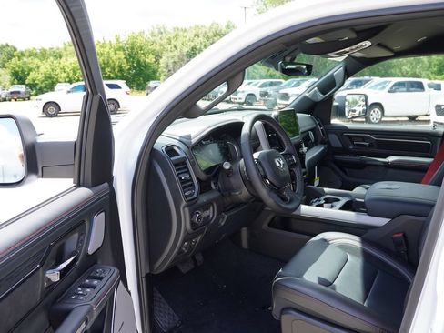 New 2026 RAM 1500 Laramie AWD/4WD image 12