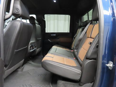 Used 2023 Chevrolet Silverado 2500 High Country w/ Z71 Off-Road Package image 10