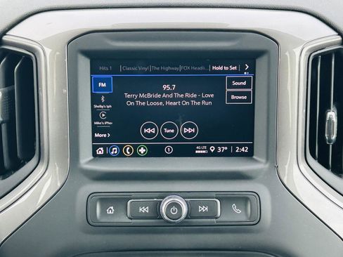 Used 2024 GMC Sierra 2500 Pro w/ Convenience Package image 16