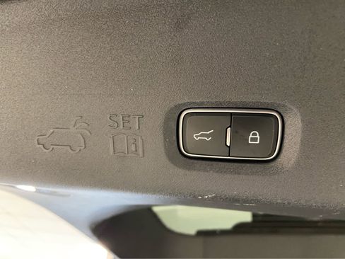 Used 2025 Lincoln Navigator L Reserve image 12