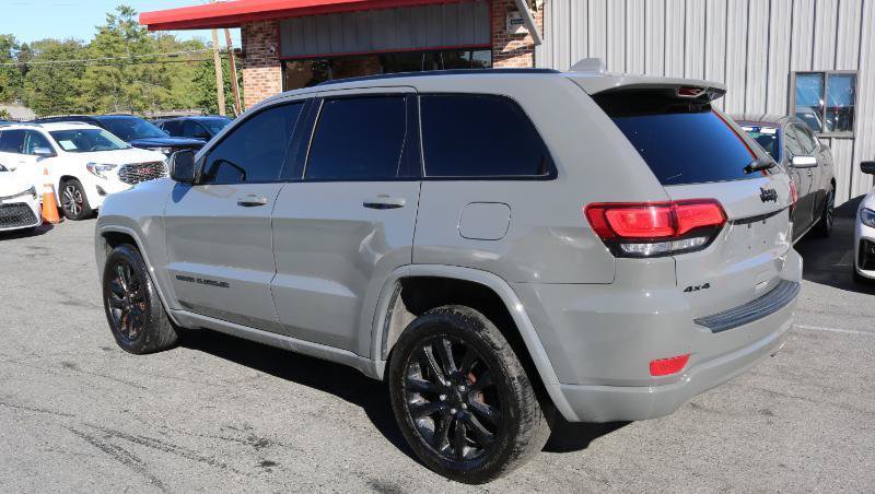 Used 2019 Jeep Grand Cherokee Altitude AWD/4WD image 5