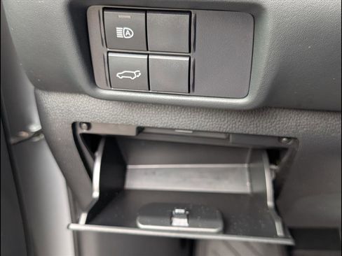 Used 2022 Toyota Highlander XLE image 13