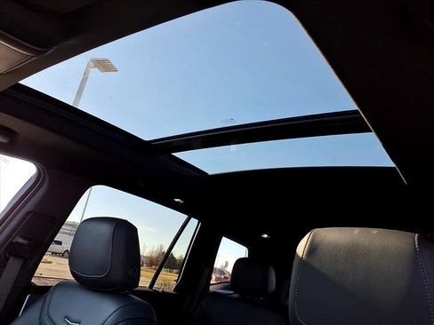 Used 2025 Cadillac XT6 Premium Luxury image 21