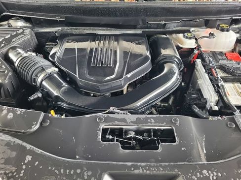 Used 2025 Chevrolet Traverse LT w/ Sun and Wheel Package FWD image 27