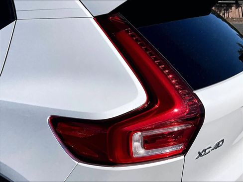 Used 2026 Volvo XC40 B5 Plus w/ Protection Package Premier AWD/4WD image 32