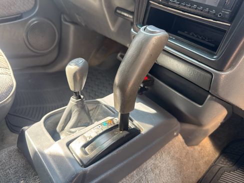 Used 1997 Toyota Tacoma 4x4 Xtracab V6 image 14