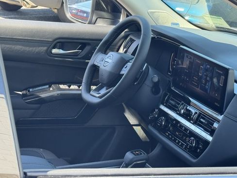 New 2026 Nissan Pathfinder Platinum w/ Cargo Package AWD/4WD image 18