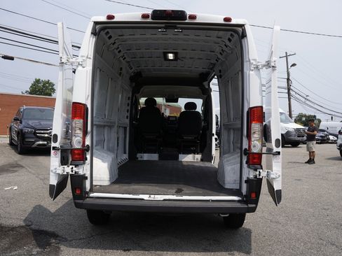 Used 2023 RAM ProMaster 2500 FWD image 12