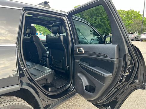 Used 2015 Jeep Grand Cherokee Limited w/ Luxury Group II AWD/4WD image 15