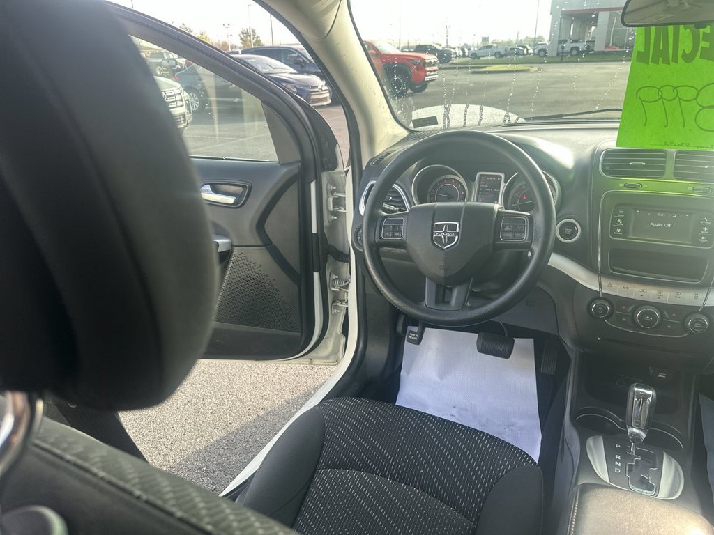 Used 2017 Dodge Journey SE w/ Flexible Seating Group FWD image 15