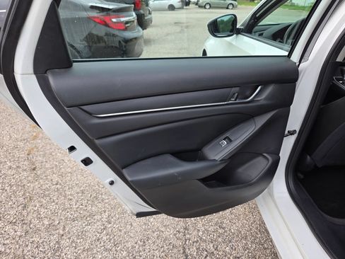 Used 2018 Honda Accord LX image 19
