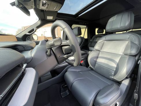 New 2025 Lincoln Navigator Reserve w/ Jet Appearance Package image 13