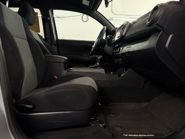 Used 2021 Toyota Tacoma TRD Off-Road w/ Technology Package AWD/4WD image 19