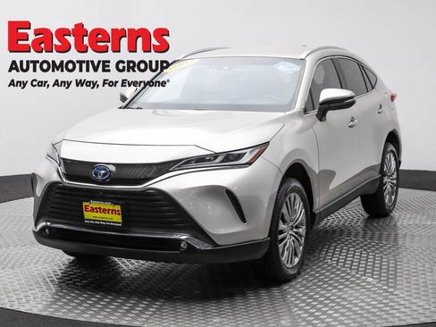 Used 2023 Toyota Venza Limited image 1
