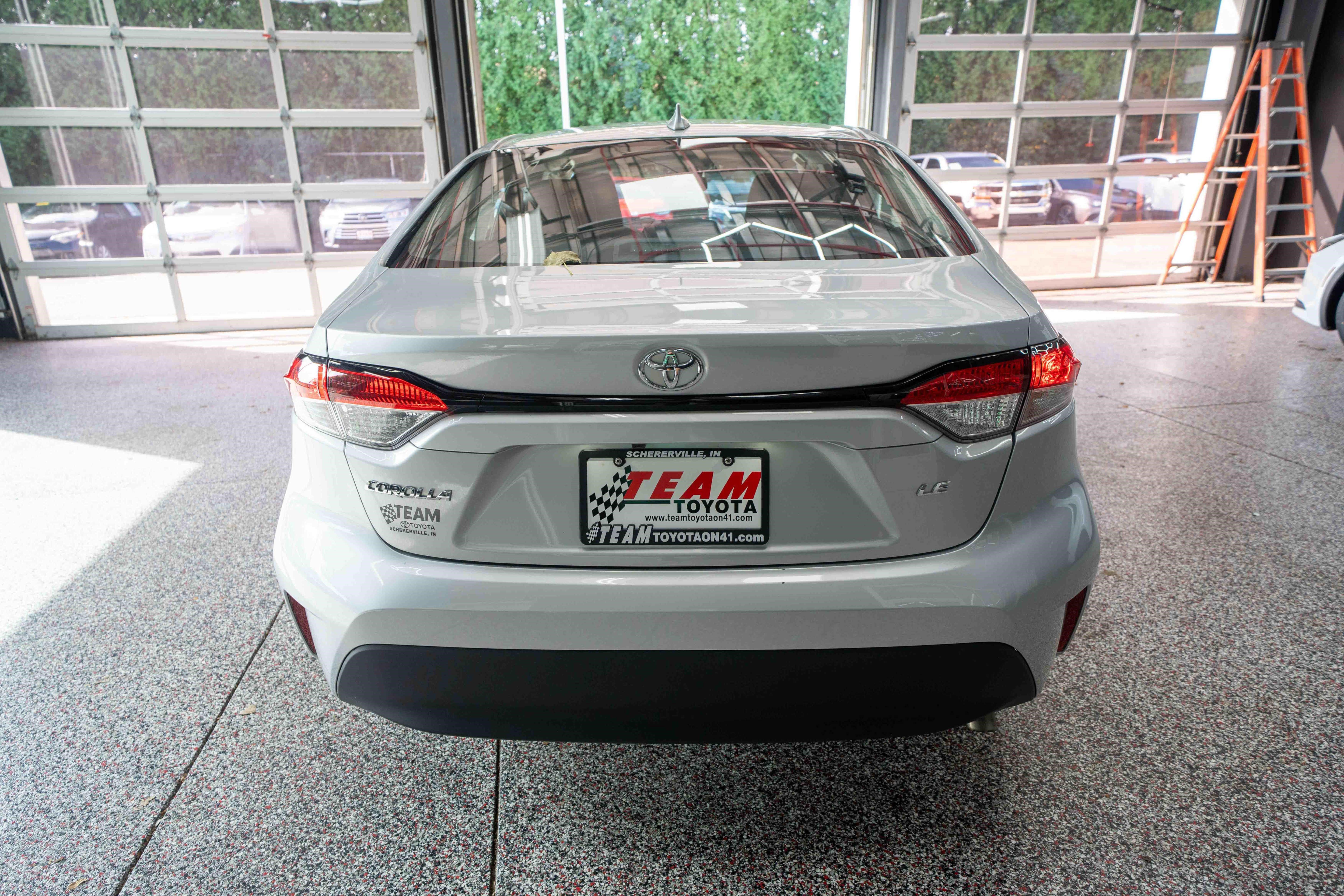 Used 2025 Toyota Corolla LE FWD image 3