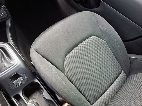 Used 2019 Jeep Renegade Altitude w/ Quick Order Package 2XM image 26