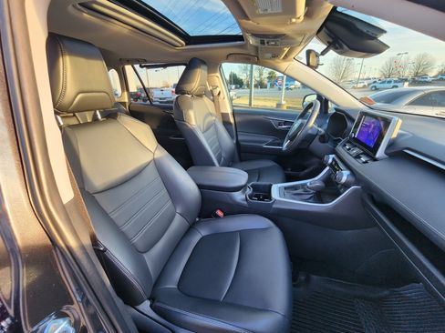 Used 2024 Toyota RAV4 XLE Premium image 12