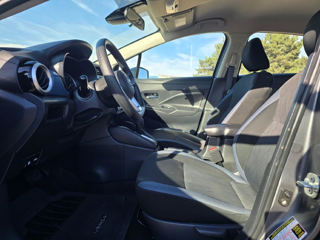 Used 2025 Nissan Versa SV FWD image 11