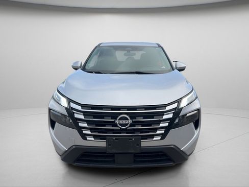 Used 2024 Nissan Rogue SV image 17