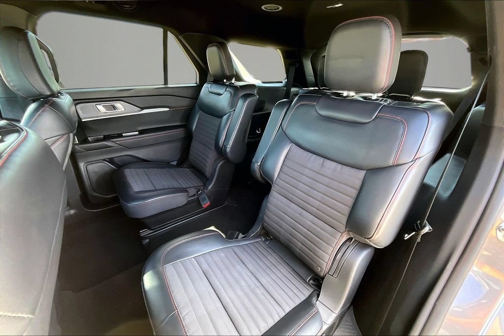 Used 2025 Ford Explorer ST-Line AWD/4WD image 22