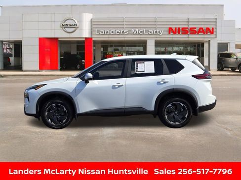 Used 2025 Nissan Rogue SV AWD/4WD image 8